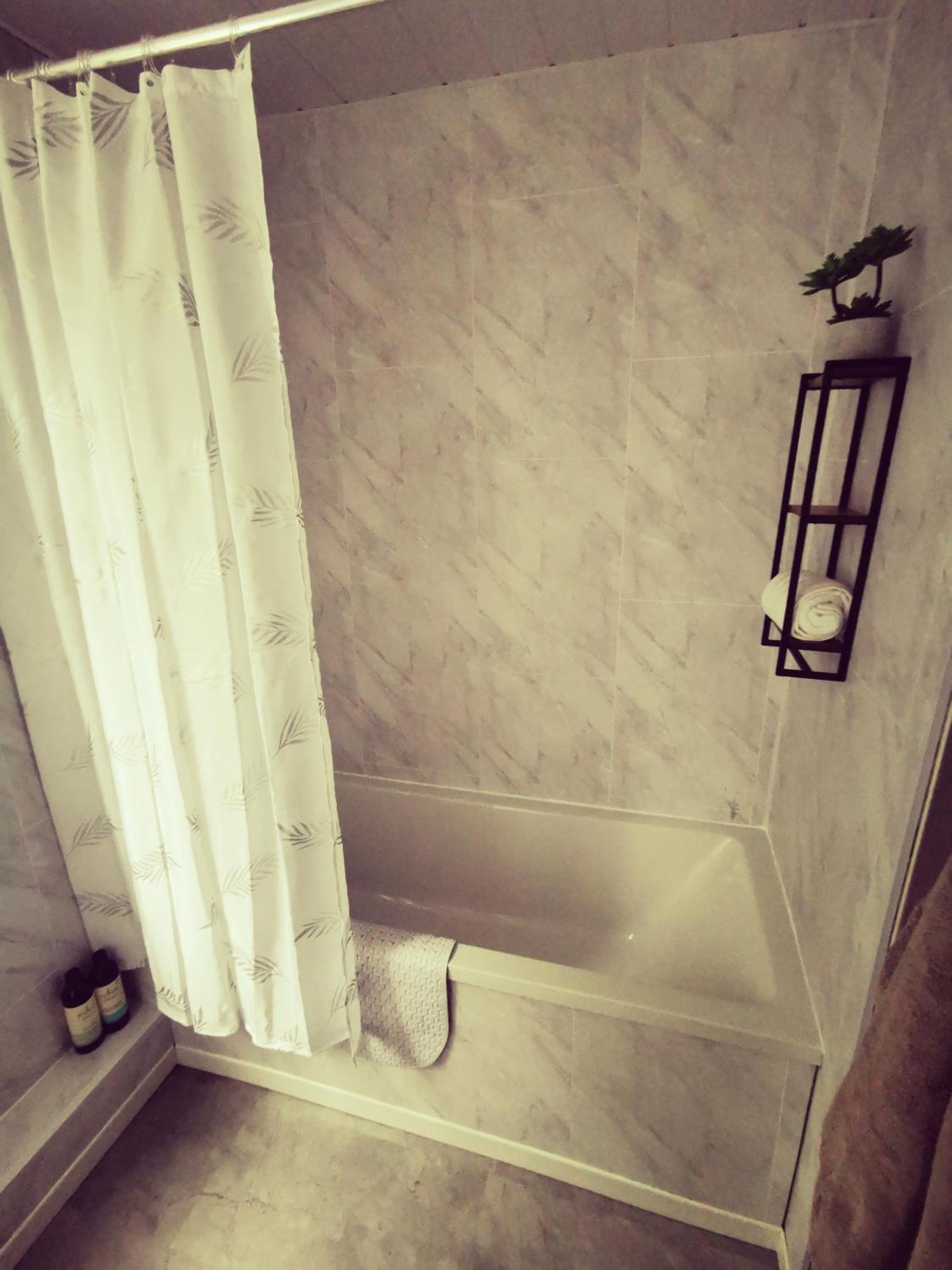 Entire 1 Bed Spacious Apartment, Private Balcony & Study Room Near City Whitehouse  Exterior foto